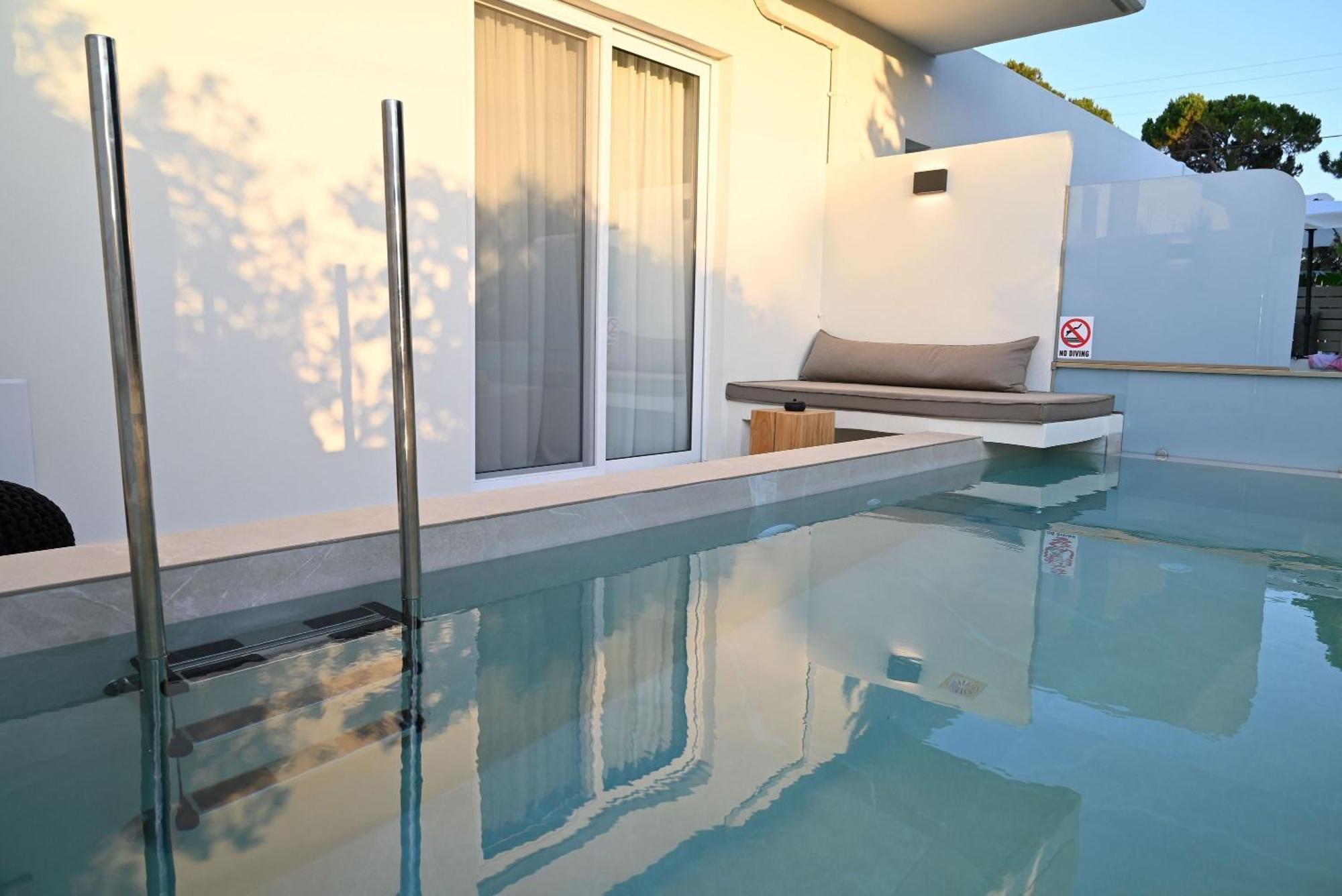 Rhotheon Suites In Ialysos  Buitenkant foto