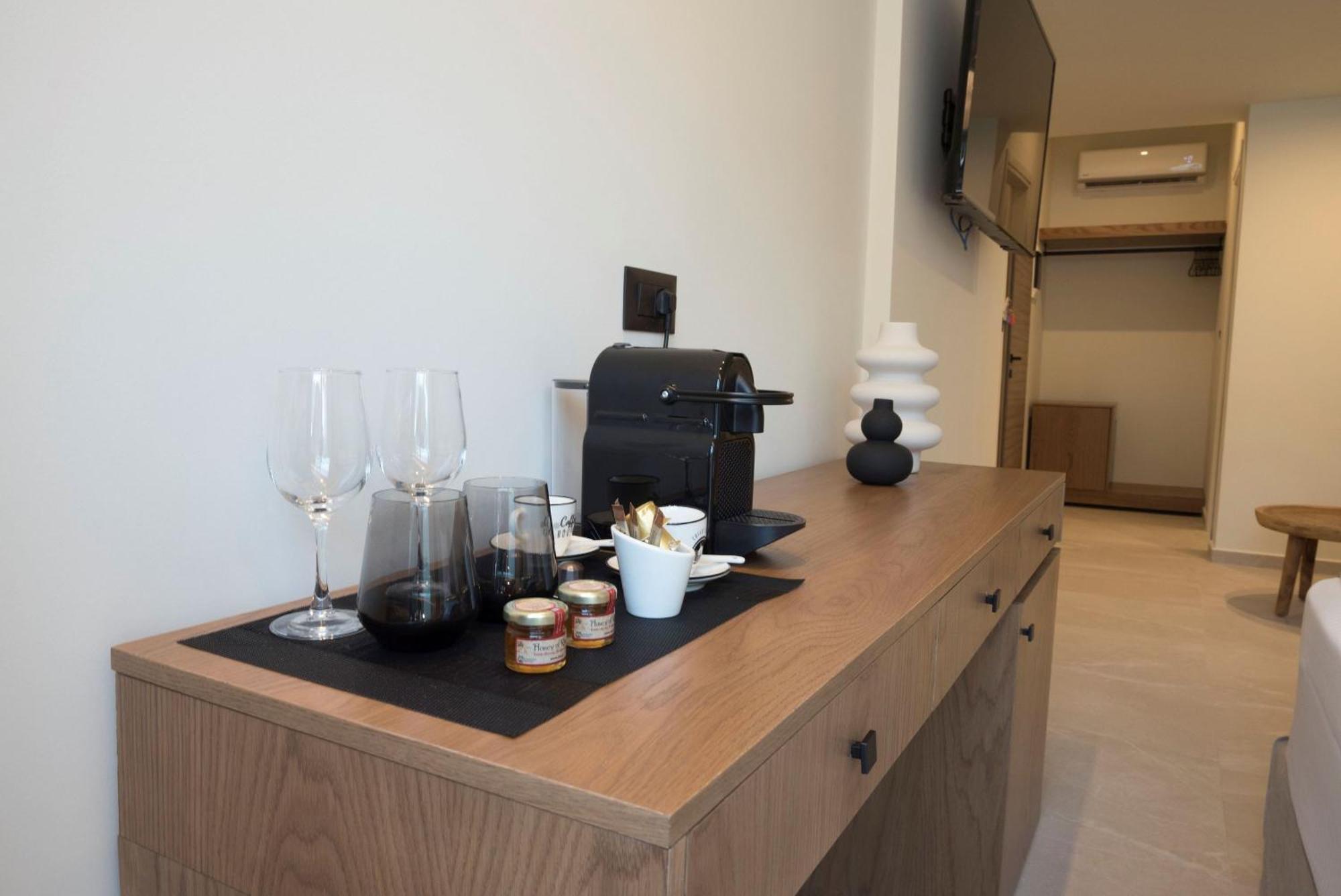 Rhotheon Suites In Ialysos  Buitenkant foto
