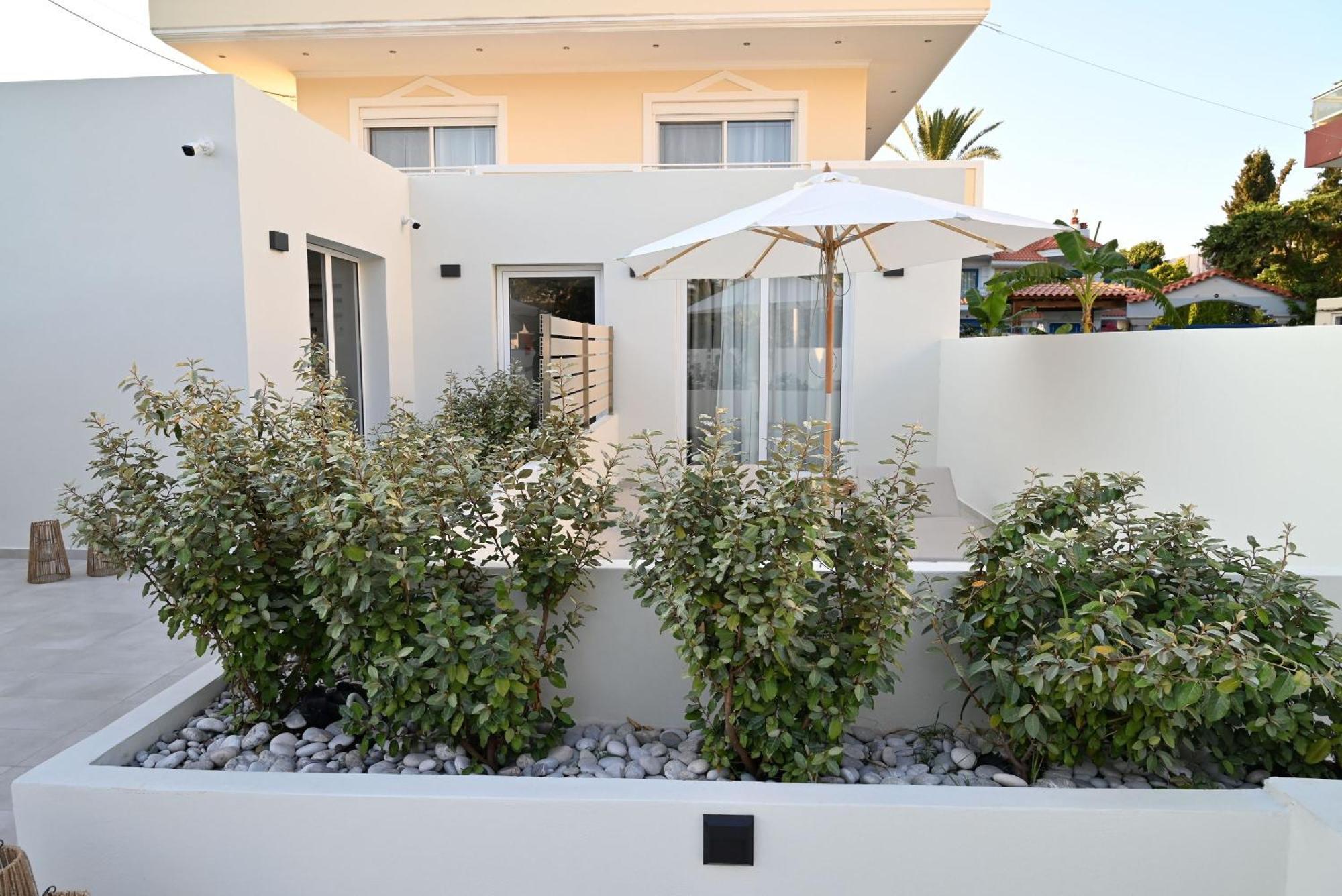 Rhotheon Suites In Ialysos  Buitenkant foto