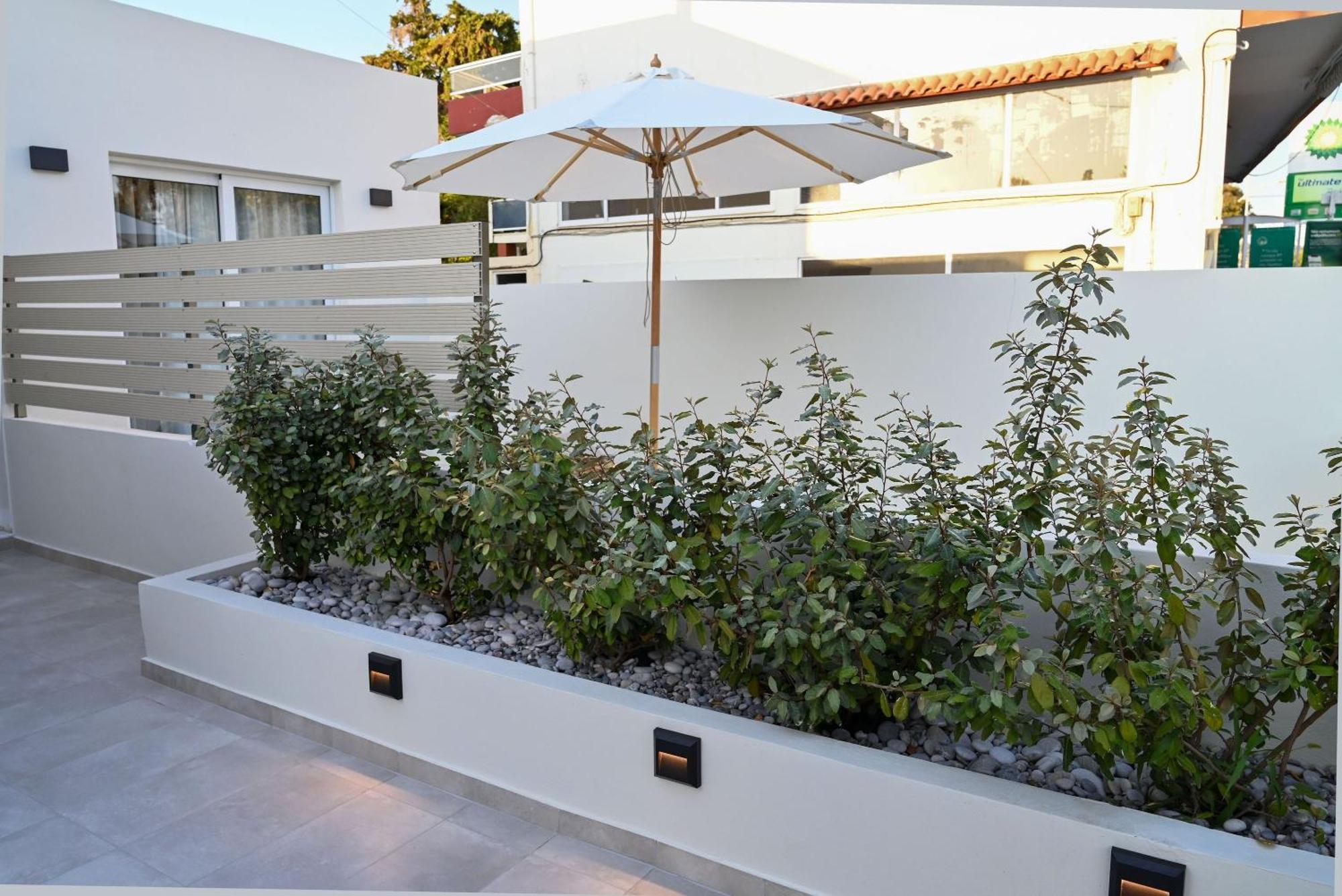 Rhotheon Suites In Ialysos  Buitenkant foto