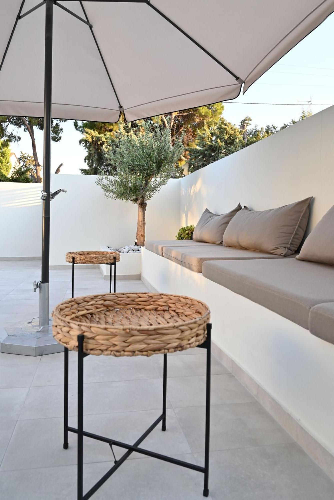 Rhotheon Suites In Ialysos  Buitenkant foto